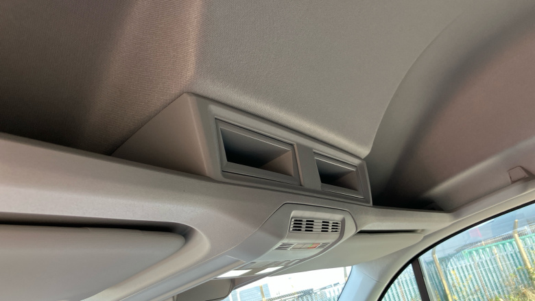 Volkswagen Crafter Cr35 Mwb Diesel 2.0 TDI 177PS Commerce Plus High Roof Van